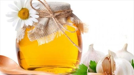 Bạn biết gì về tác dụng của việc ăn tỏi ngâm mật ong?