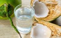 Lợi ích và những lưu ý cần tránh khi uống nước dừa