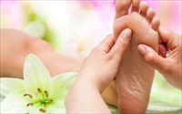 5 phút massage chân trước khi ngủ: Lợi trăm bề
