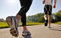 Chạy hay đi bộ tốt hơn cho việc giảm cân, khỏe khớp và đốt cháy calo?