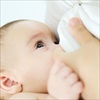Nuôi con bằng sữa mẹ giúp ngăn ngừa tích tụ chất béo, giảm nguy cơ mắc bệnh tim mạch