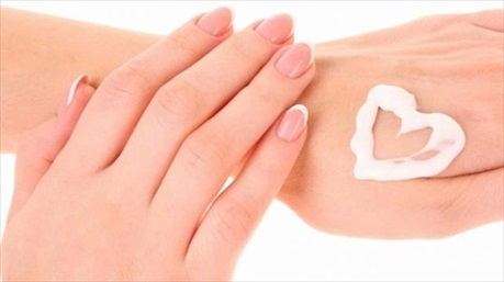 Top 12 kem dưỡng da tay giúp bạn tránh khô nứt nẻ