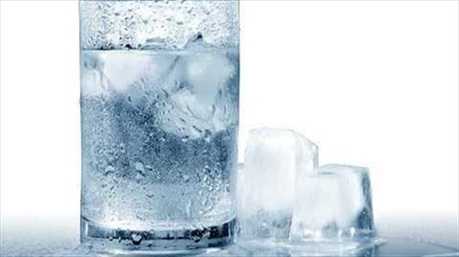 Uống nước đá lạnh vào mùa hè thì sảng khoái, nhưng đây là 8 hệ lụy mà cơ thể phải chịu